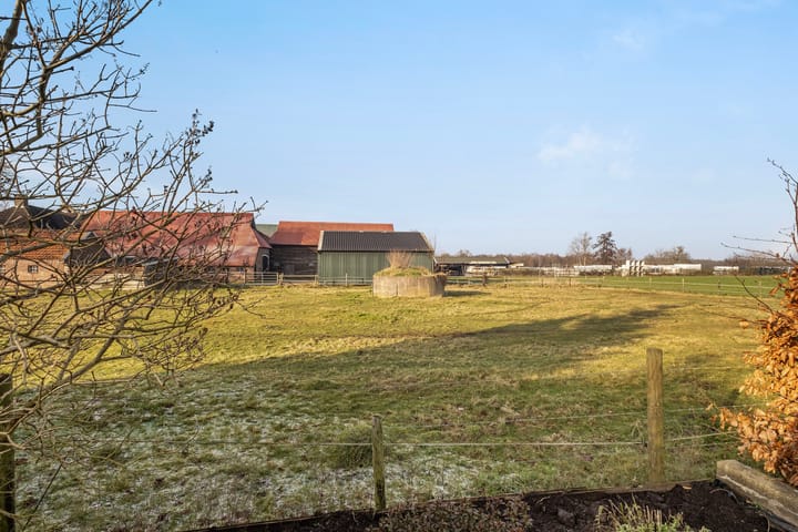 Foto 41 van Mr. Harm Smeengeweg 5-B