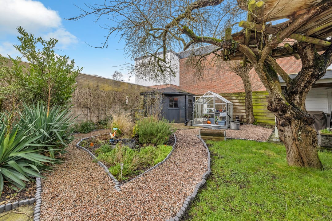 Foto 31 van Voorhuisstraat 1