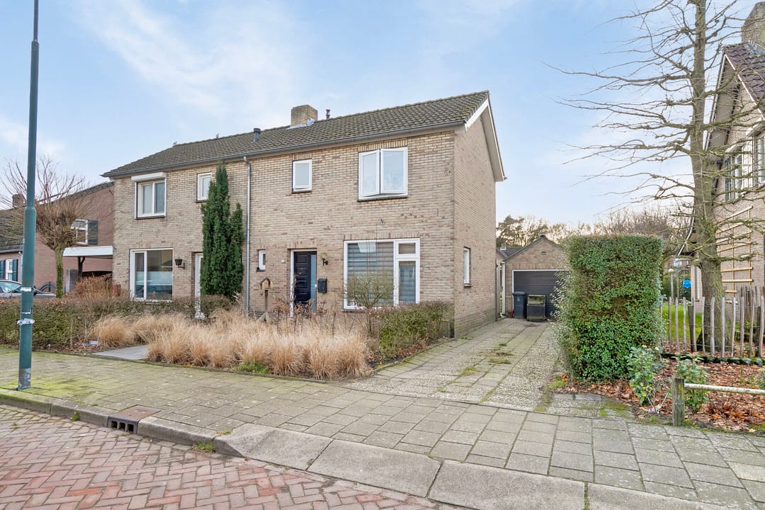 Photo 1 of Rector Aldenhuysenstraat 38