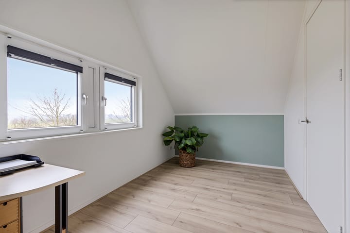 Photo 24 of Sleatemar 94