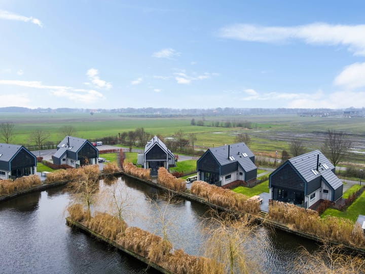 Photo 37 of Sleatemar 94