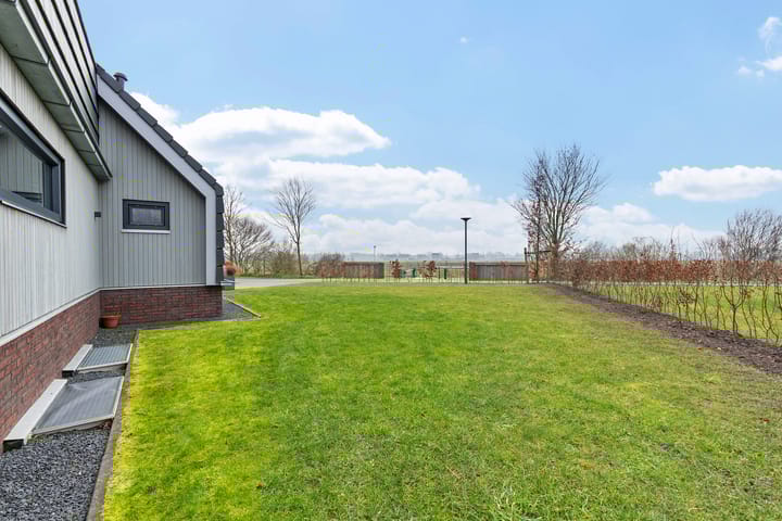 Photo 47 of Sleatemar 94