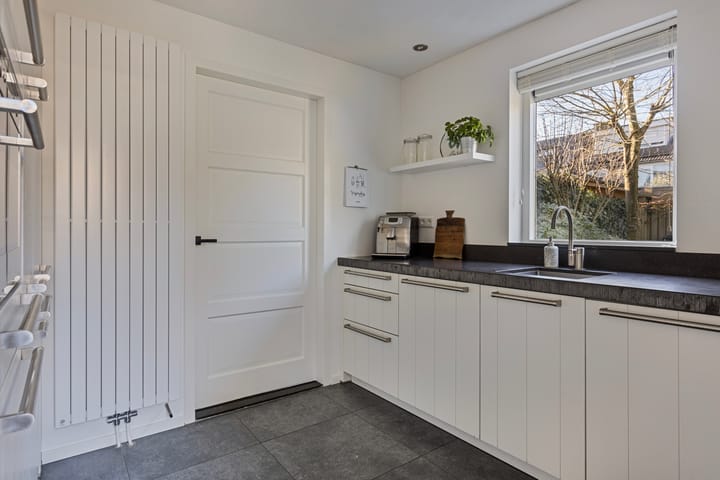 Photo 19 of van den Berghstraat 7