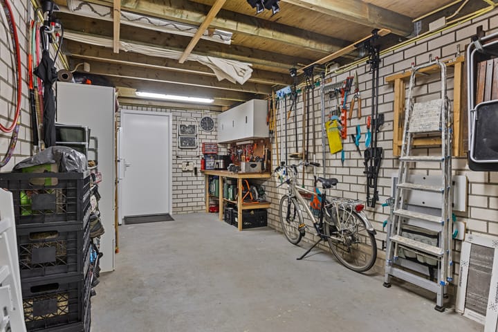 Photo 24 of van den Berghstraat 7