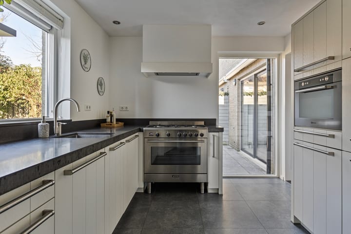 Photo 17 of van den Berghstraat 7