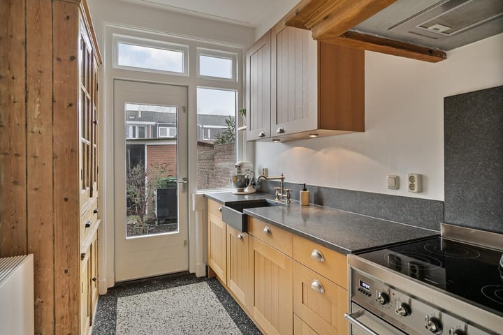 Foto 10 van Emmastraat 19