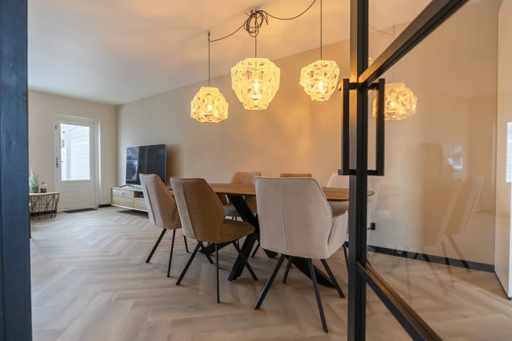 Foto 5 van Pluto 209