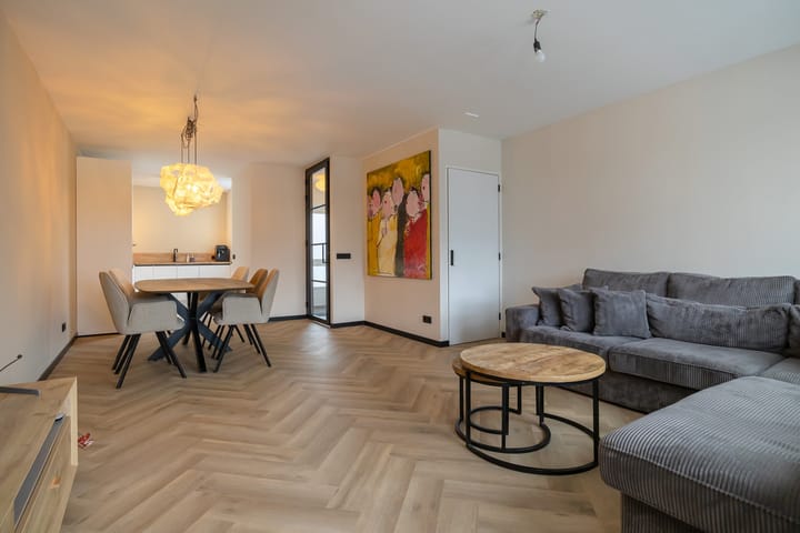 Foto 6 van Pluto 209