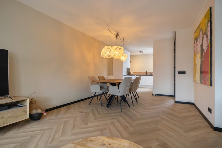 Foto 8 van Pluto 209