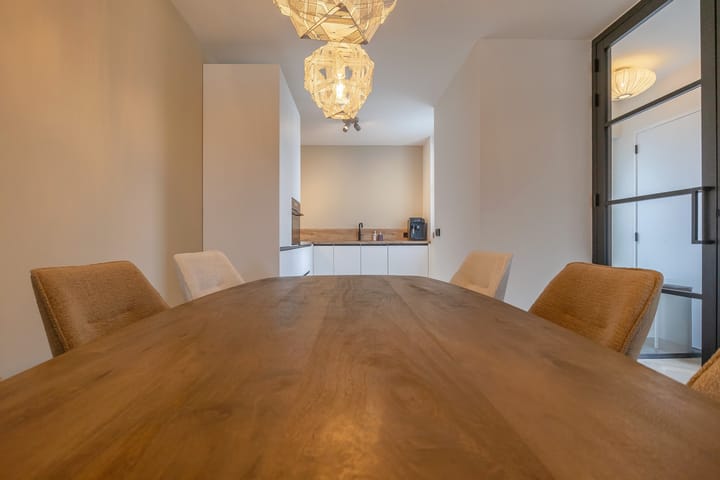 Foto 10 van Pluto 209