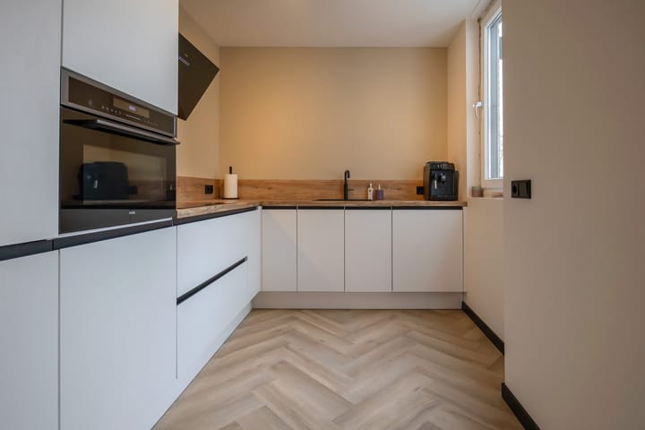 Foto 11 van Pluto 209