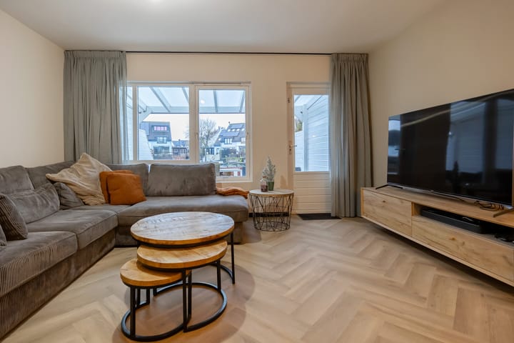 Foto 14 van Pluto 209