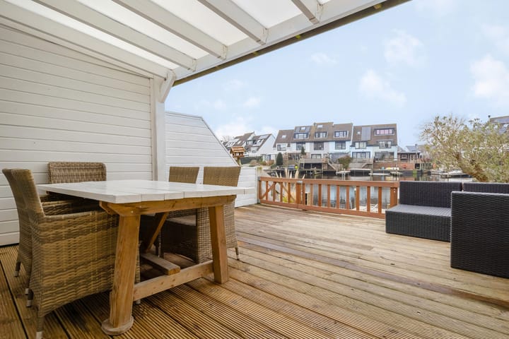 Foto 21 van Pluto 209