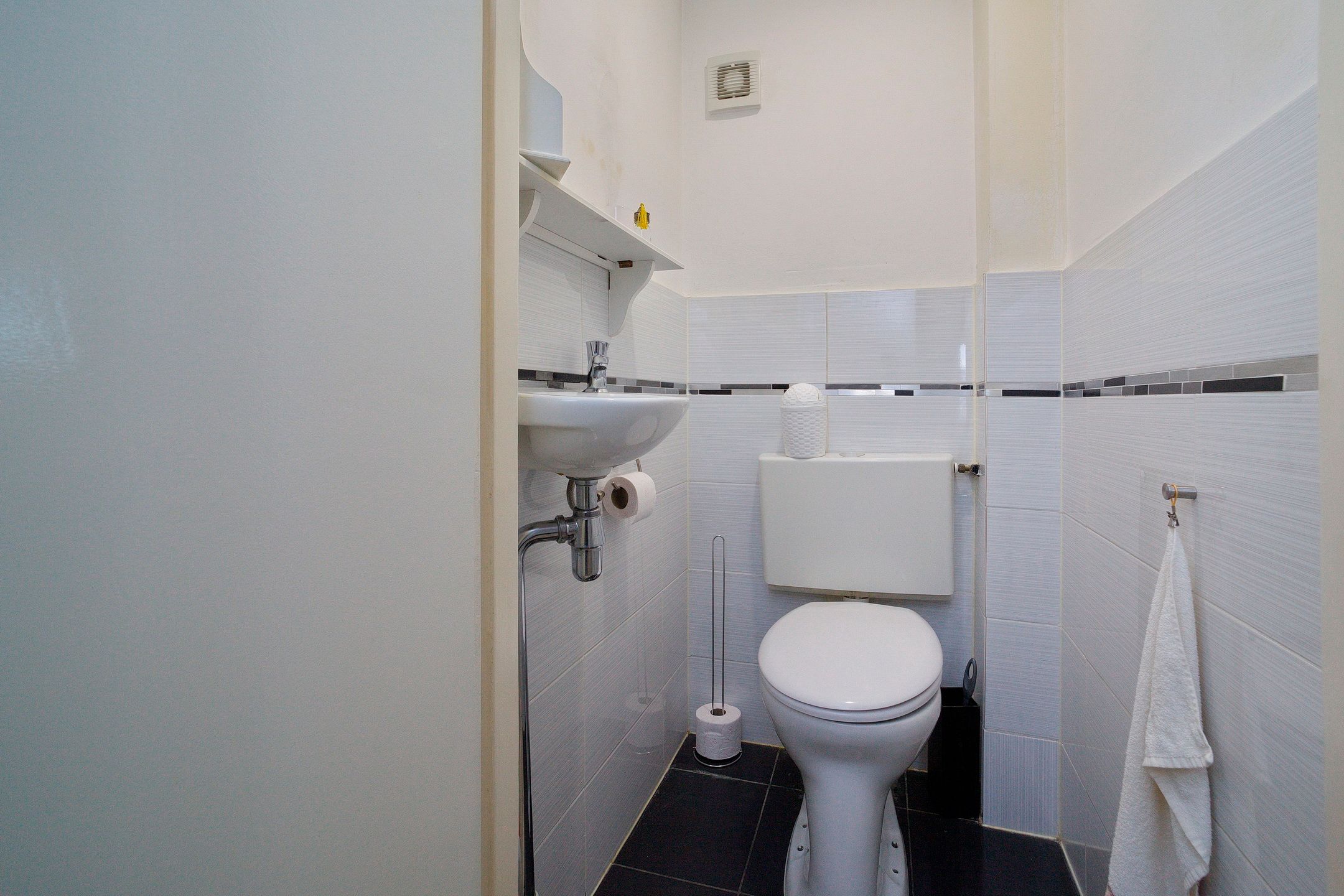 Photo 15 of Leyweg 824