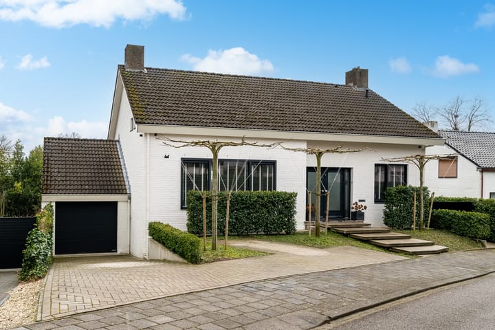 Foto 1 van K.L.M.-straat 8