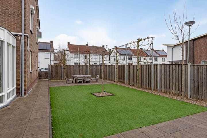 Foto 32 van Graaf van Bronkhorststr 13