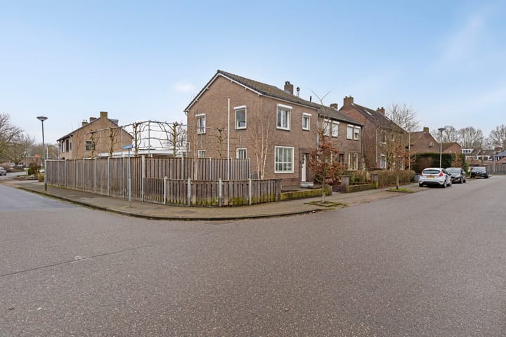 Foto 37 van Graaf van Bronkhorststr 13