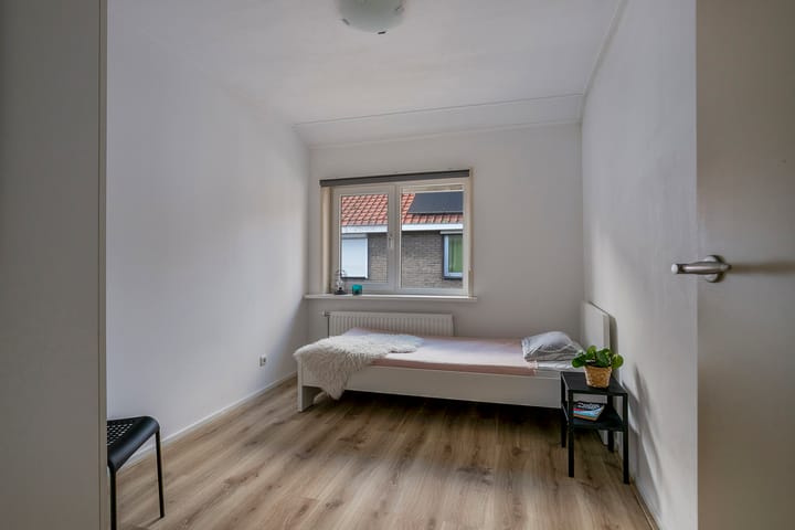 Foto 17 van Tholensstraat 143