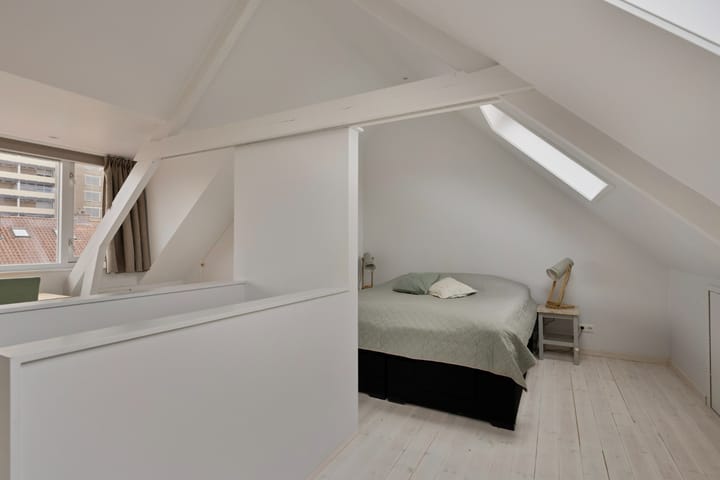 Foto 25 van De Genestetstraat 60