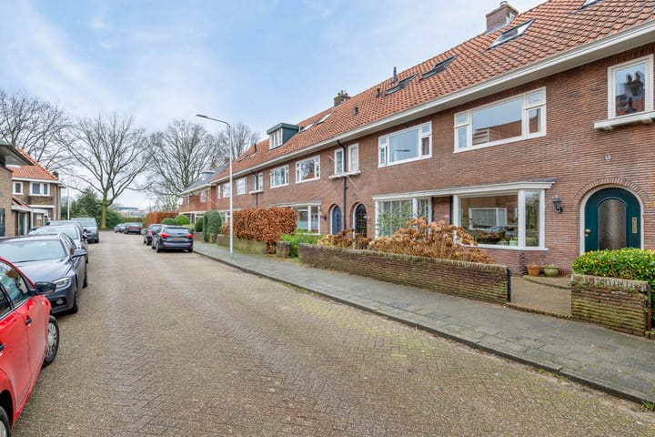 Foto 31 van De Genestetstraat 60