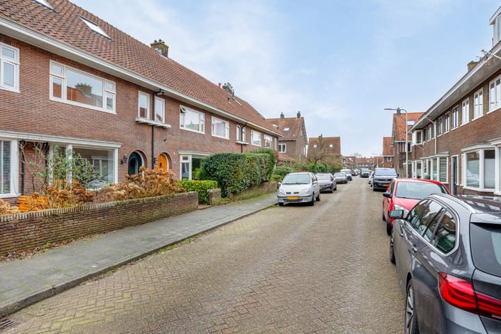 Foto 32 van De Genestetstraat 60