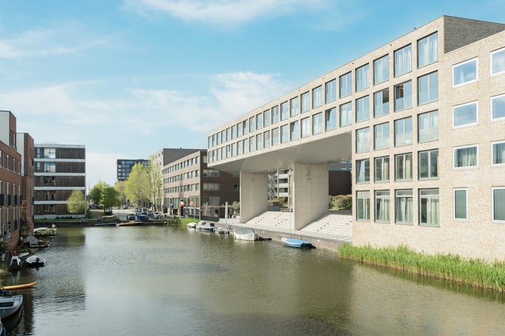Bert Haanstrahof 10