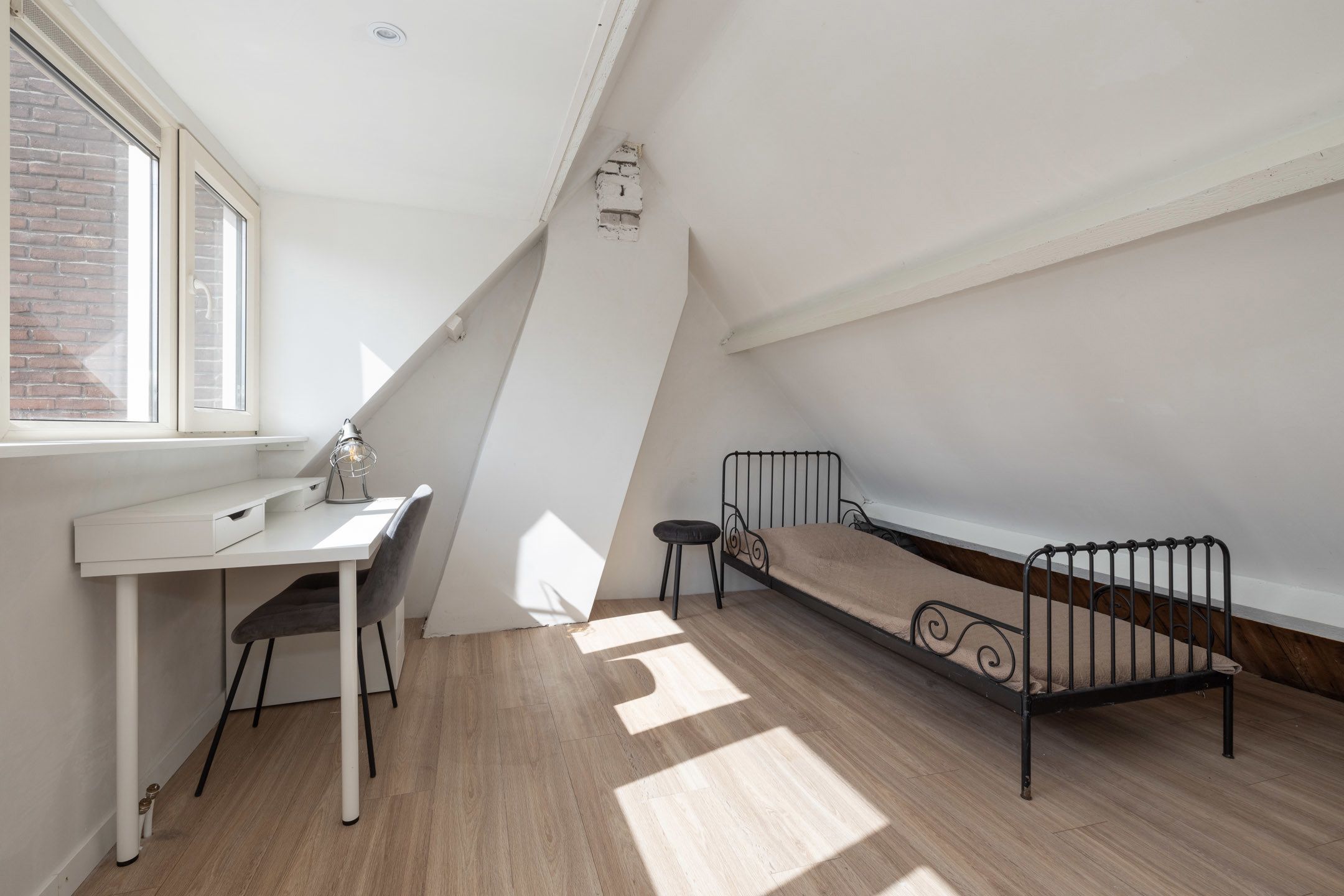 Foto 21 van B. van Rooijenstraat 58