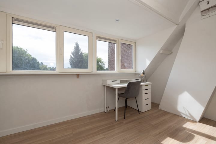 Foto 22 van B. van Rooijenstraat 58