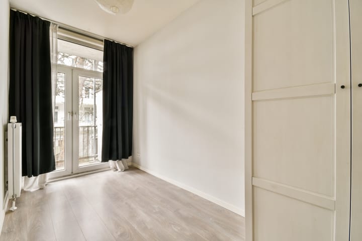 Foto 15 van James Cookstraat 14-1