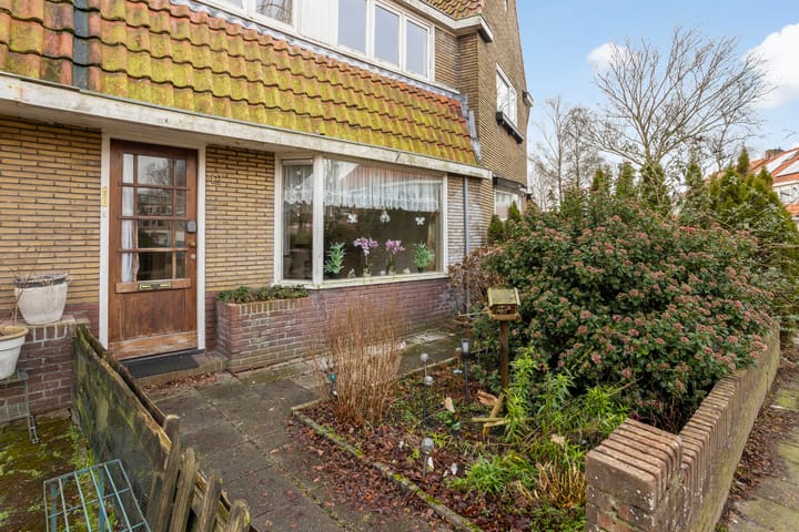 Photo 2 of Bijenhofstraat 12