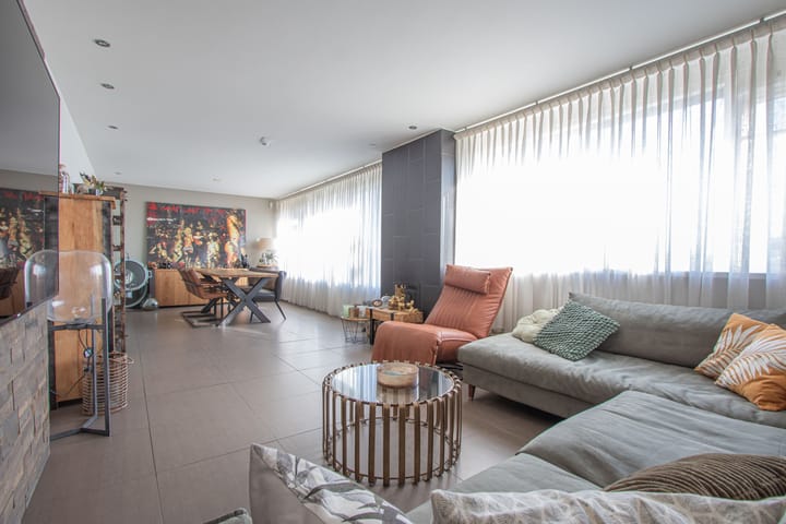 Foto 8 van Limburgstraat 14