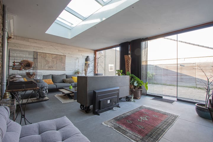 Foto 20 van Limburgstraat 14