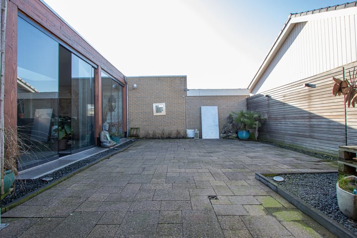 Foto 25 van Limburgstraat 14