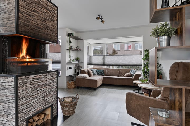 Photo 4 of Weth C.E.Th. Vernooijstraat 3