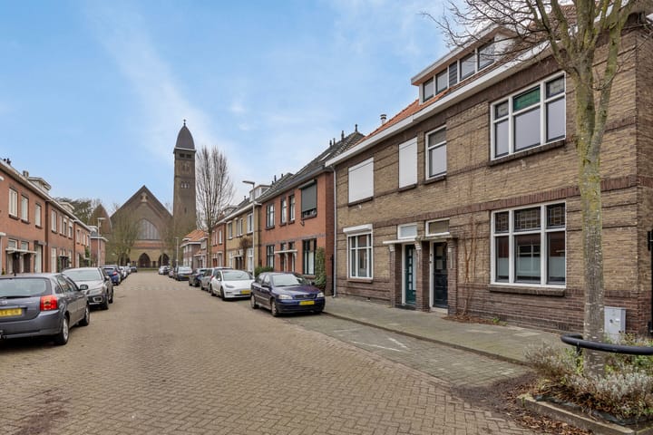 Foto 18 van St Theresiastraat 28-A