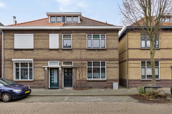 Foto 1 van St Theresiastraat 28-A