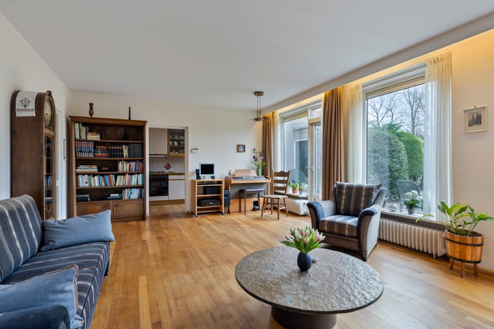 Foto 11 van Van den Berghlaan 181