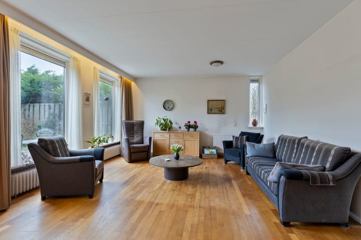 Foto 2 van Van den Berghlaan 181