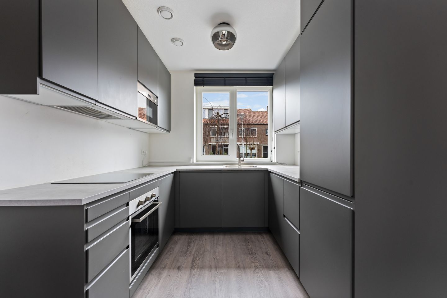 Photo 14 of Dr. A. de Haanstraat 6-A