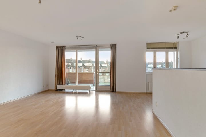 Foto 2 van Peterhof 24