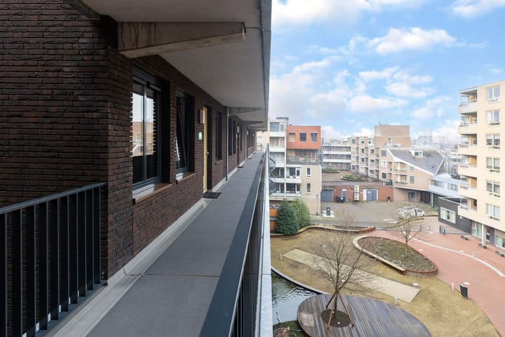 Photo 11 of Kluisstraat 153