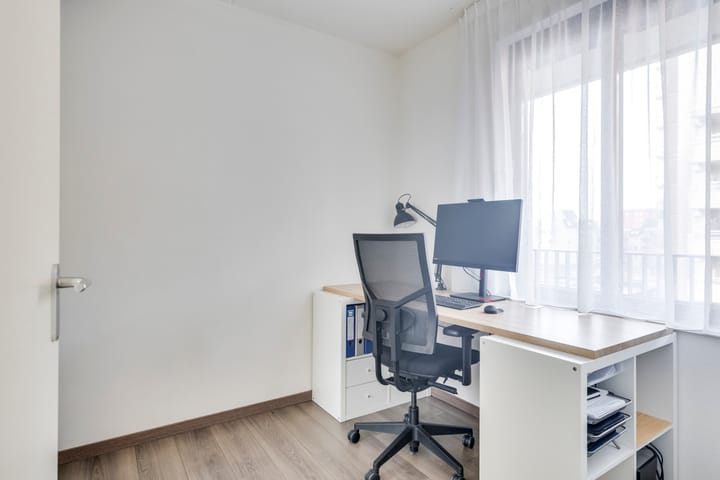 Photo 31 of Kluisstraat 153