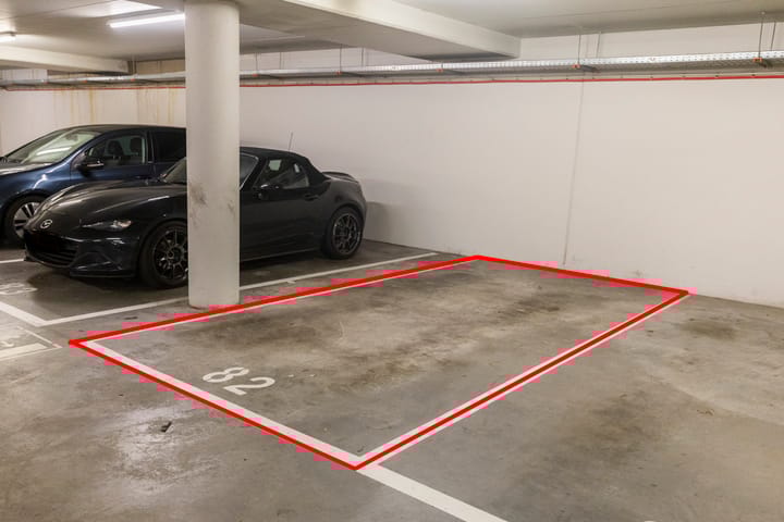 Photo 36 of Kluisstraat 153