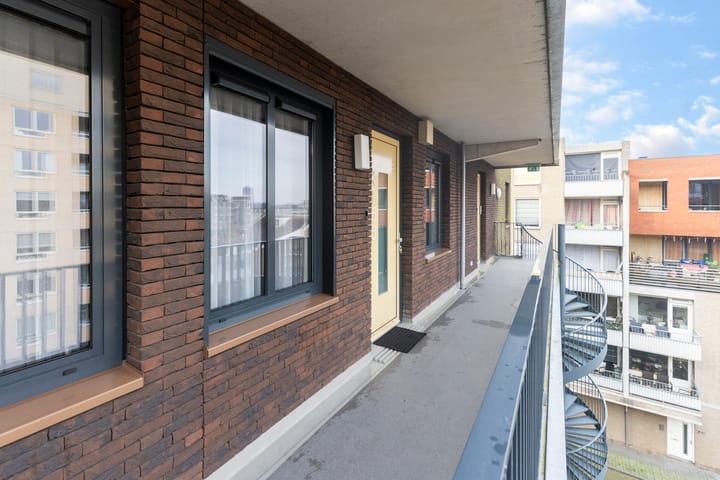 Photo 12 of Kluisstraat 153