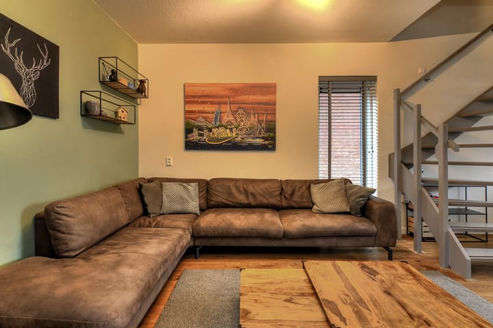 Foto 16 van van Colsterstraat 15