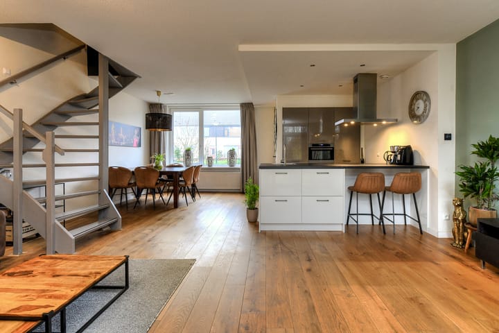 Foto 17 van van Colsterstraat 15