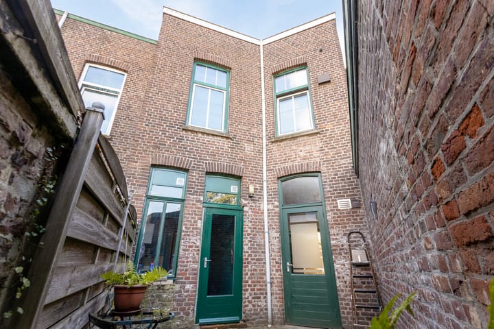 Foto 35 van Dokter Leurszijstraat 2