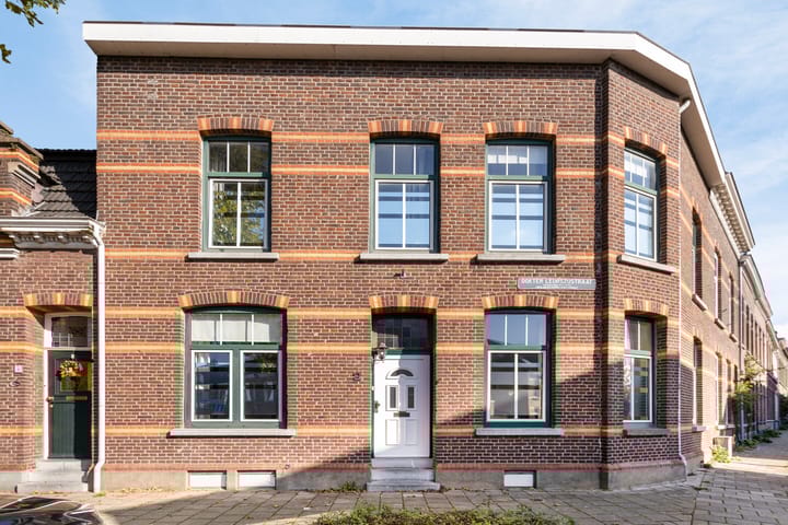 Foto 1 van Dokter Leurszijstraat 2