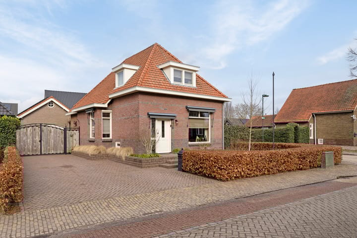 Foto 1 van Laar 67