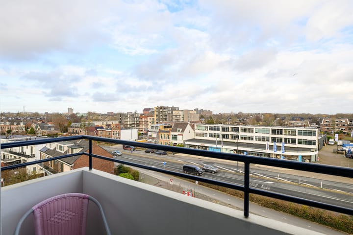 Photo 14 of Lekstraat 136